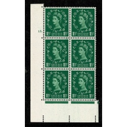 1955 1½d green. Watermark Edward's Crown. Cyl 15 dot block of six with "butterfly flaw". SG Spec. S26i