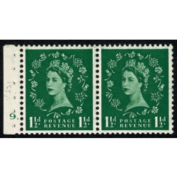 SB61. 1½d green Tudor Crown Wmk Upright. Perf E. Cylinder 9 dot with listed variety. SB61a