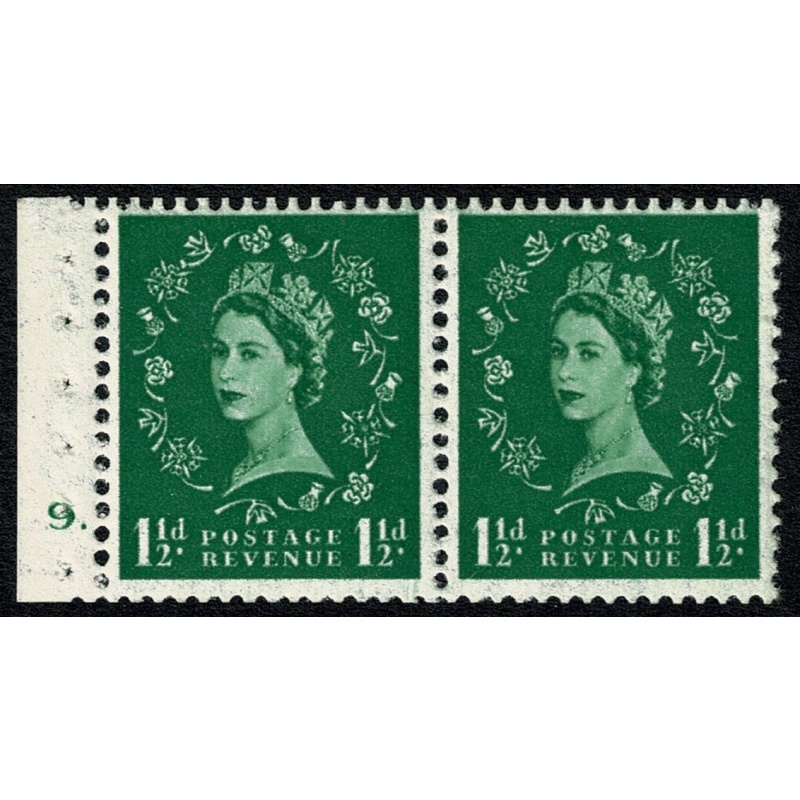 SB61. 1½d green Tudor Crown Wmk Upright. Perf E. Cylinder 9 dot with listed variety. SB61a